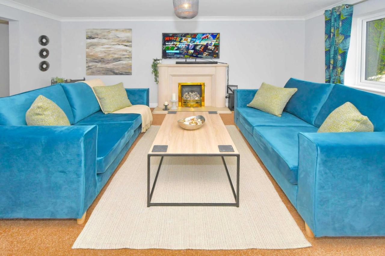The Glade By Yourstays Huge Single Detached Holiday Home With Big Garden Newcastle-under-Lyme Zewnętrze zdjęcie