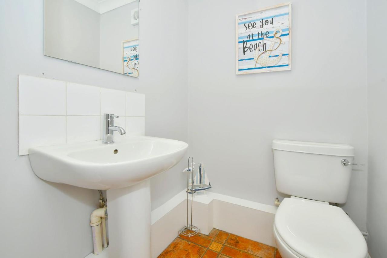 The Glade By Yourstays Huge Single Detached Holiday Home With Big Garden Newcastle-under-Lyme Zewnętrze zdjęcie