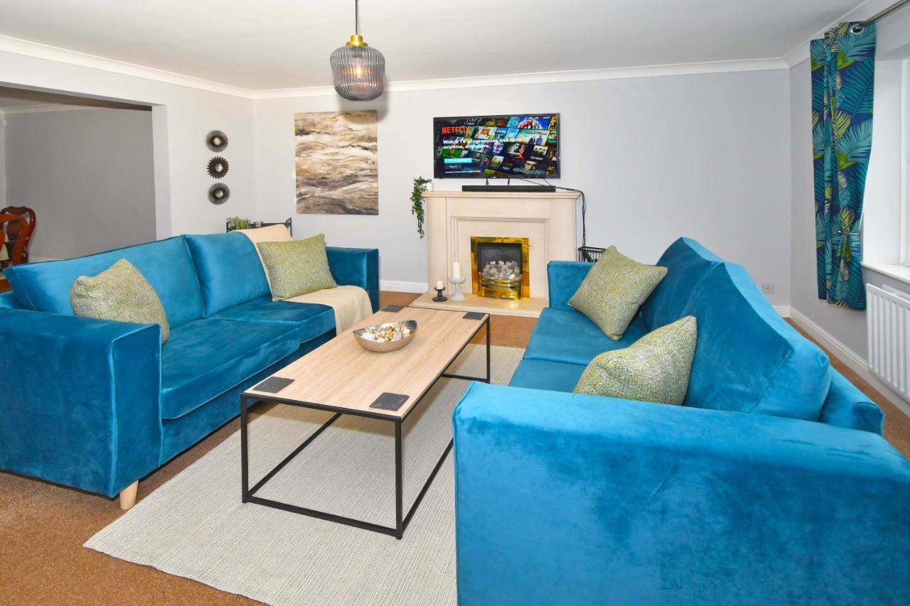 The Glade By Yourstays Huge Single Detached Holiday Home With Big Garden Newcastle-under-Lyme Zewnętrze zdjęcie